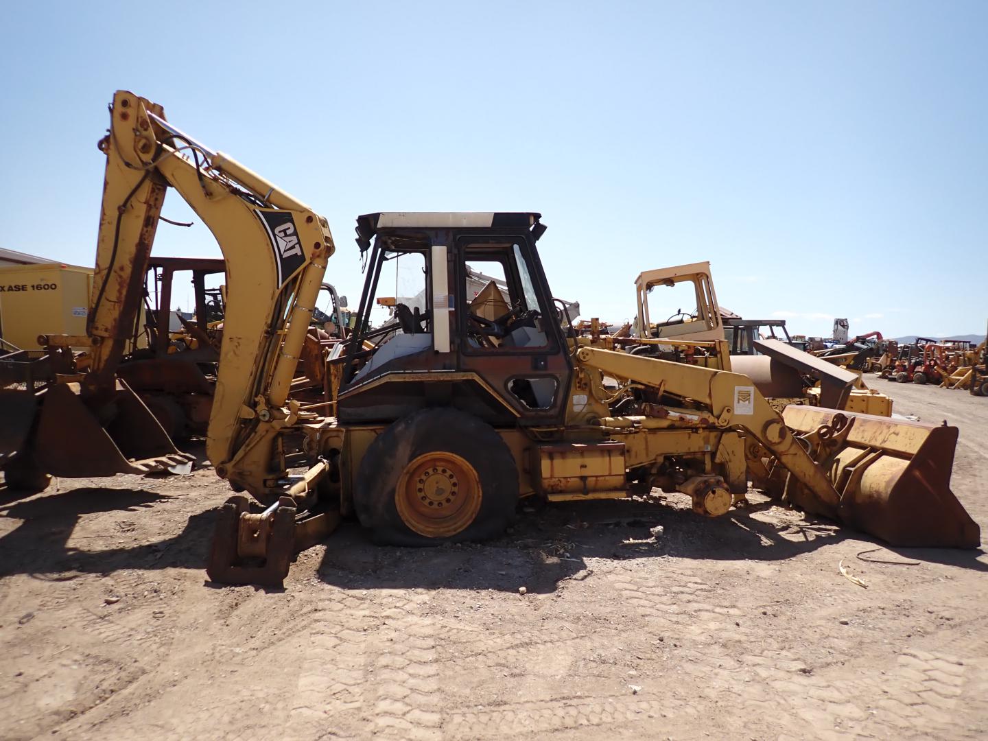 ./imagenes/INVOICE/2019/16530/RETROEXCAVADORA CAT446_ PARA REFACCIONES (2).JPG